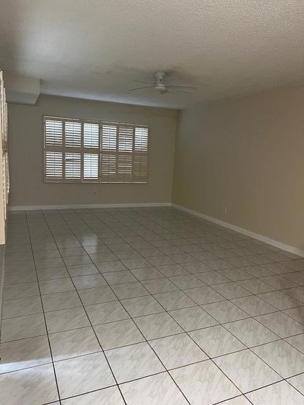 Building Photo - 4701 Roxbury Ct