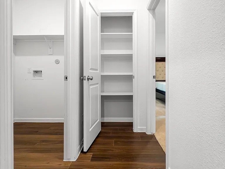 Building Photo - 10222 Clearwick St