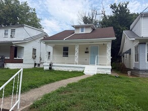 Building Photo - 3229 Kirby Ave