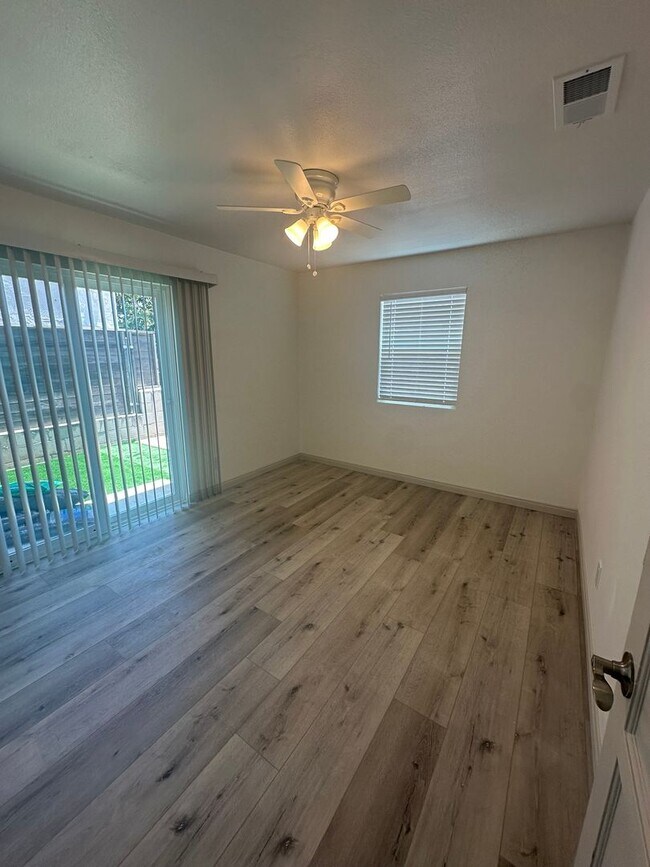 Building Photo - 202-204 Calla Avenue