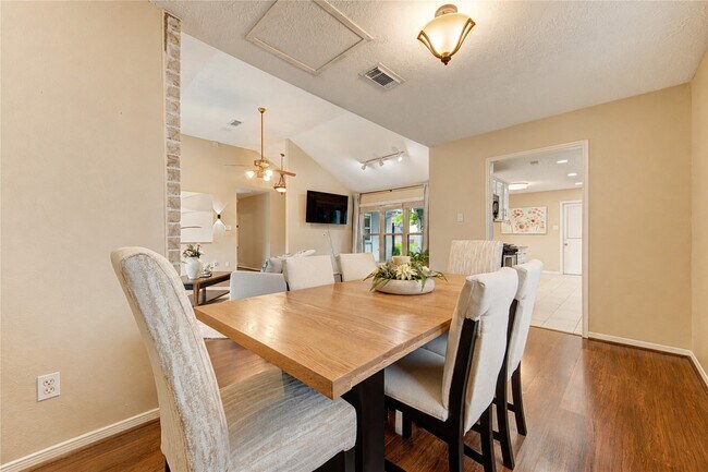 Building Photo - 7023 Brockington Dr
