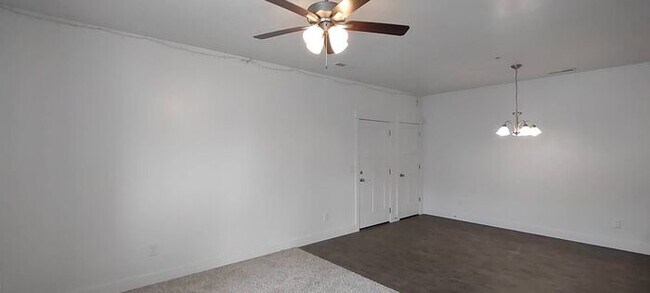 Building Photo - Incredible Vineyard Condo with Garage