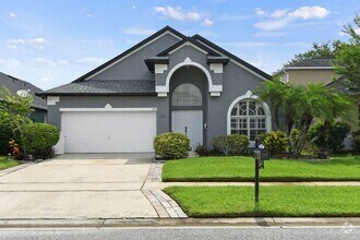 Building Photo - 3 bedroom, 3 bath with flex space  in Wint...