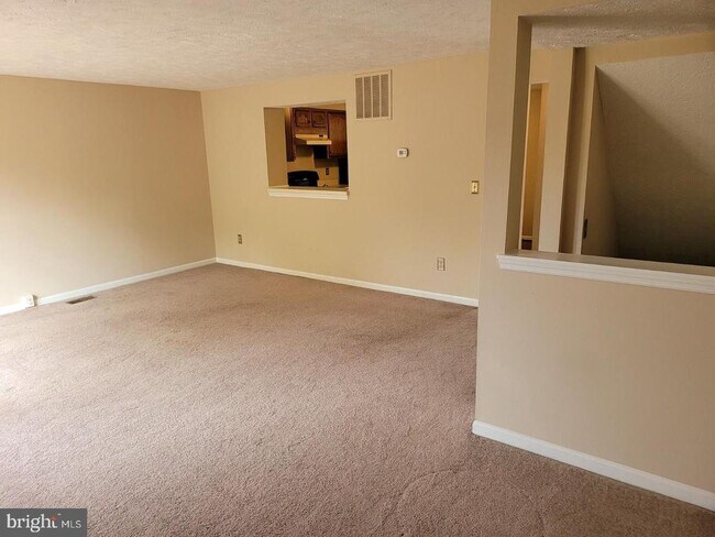 Building Photo - 104 Township Ct
