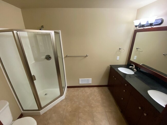 Building Photo - 259 W Bakerview Rd