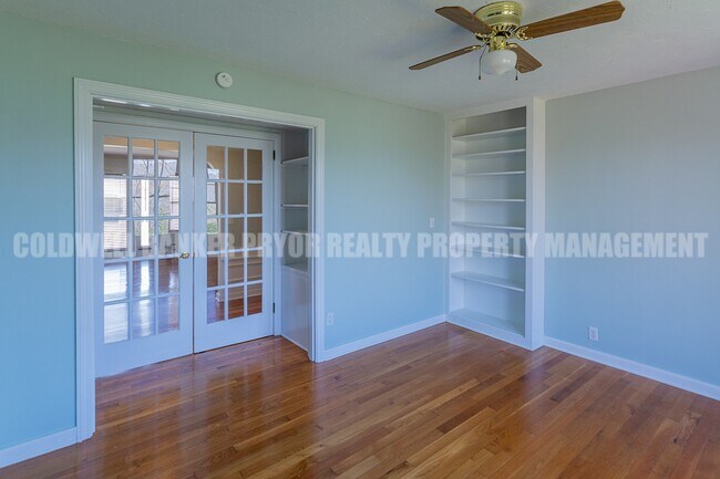 Building Photo - 323 Walsh Rd