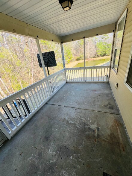 Building Photo - 335 Flyway Rd