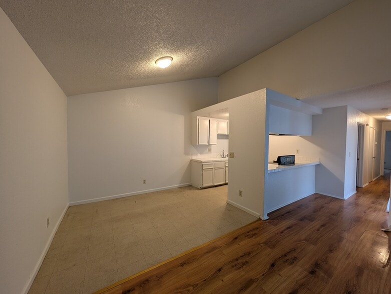 Building Photo - 9227 Kelley Dr