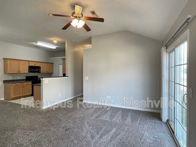 Building Photo - 553 Rose Cottage Cir