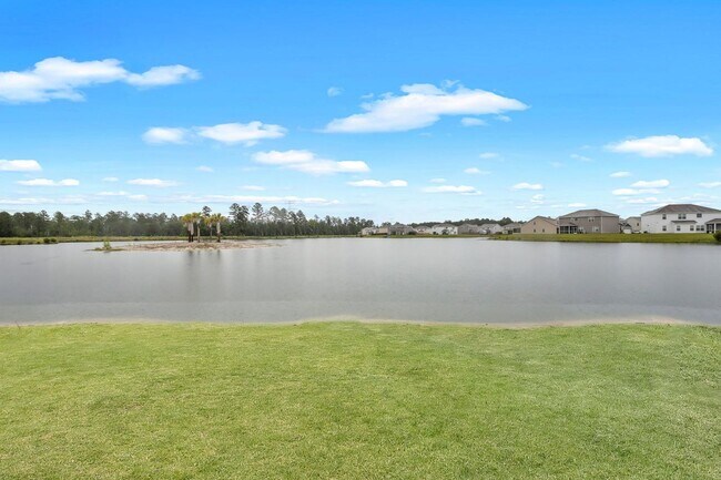 Building Photo - Introducing a stunning 3 bedroom, 2 bathroom home