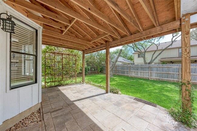 Building Photo - 1009 Riverlawn Dr