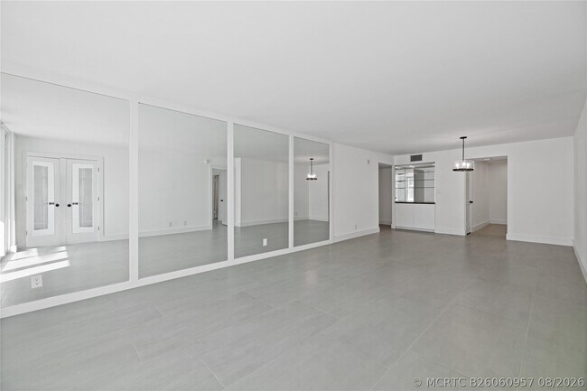 Building Photo - 1360 S Ocean Blvd