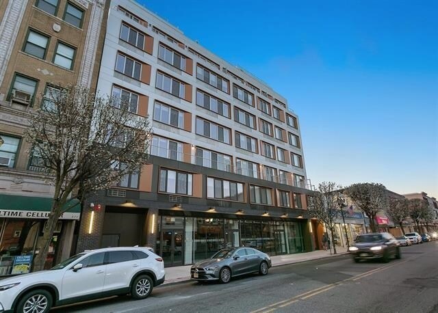 Building Photo - 477 Broadway
