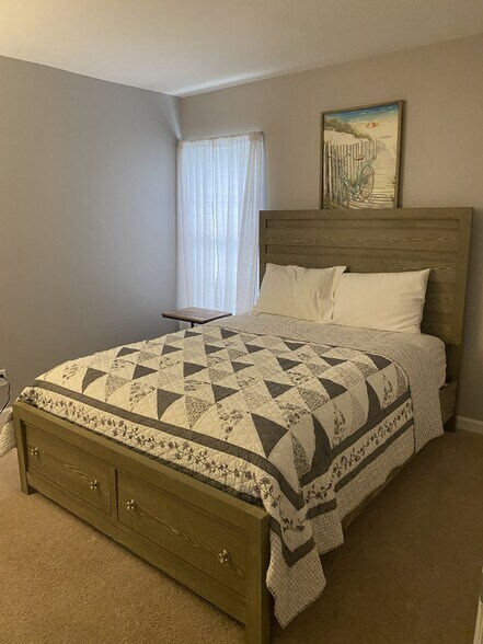 Building Photo - 5625 Trailwinds Dr