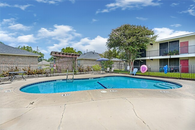 Building Photo - 1200 Carolyn Ct