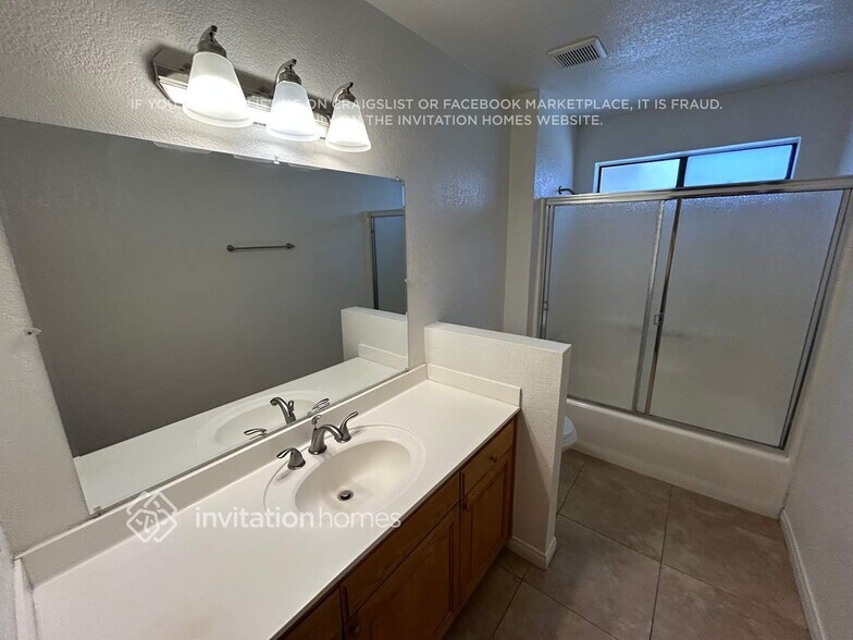 Building Photo - 4811 Cocina Ln