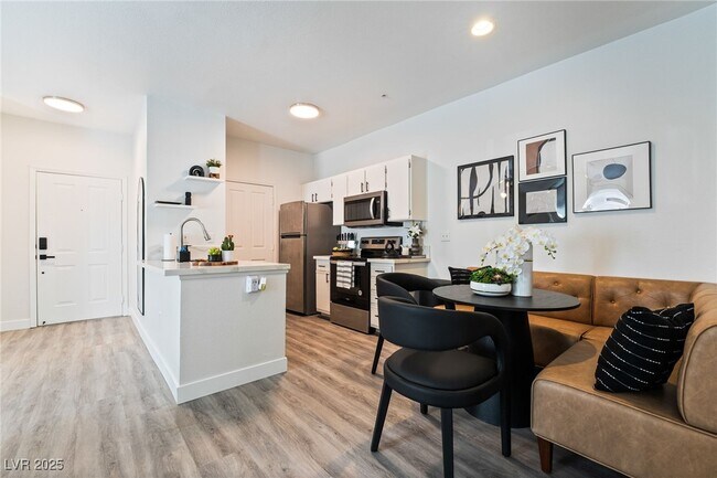 Building Photo - 2900 Sunridge Heights Pkwy
