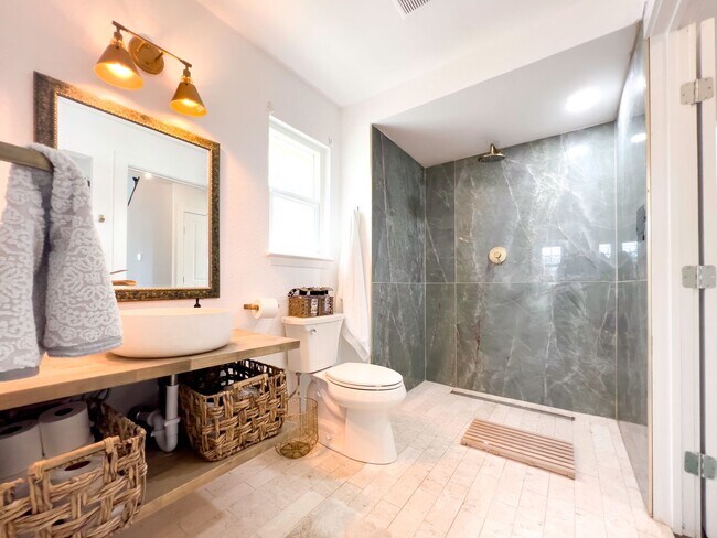 Building Photo - Extravagant 5 Star Vacation Home - Your Private Retreat in Hill Country, Wimberley Texas