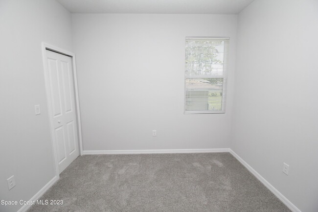 Building Photo - 743 Andrew St SE