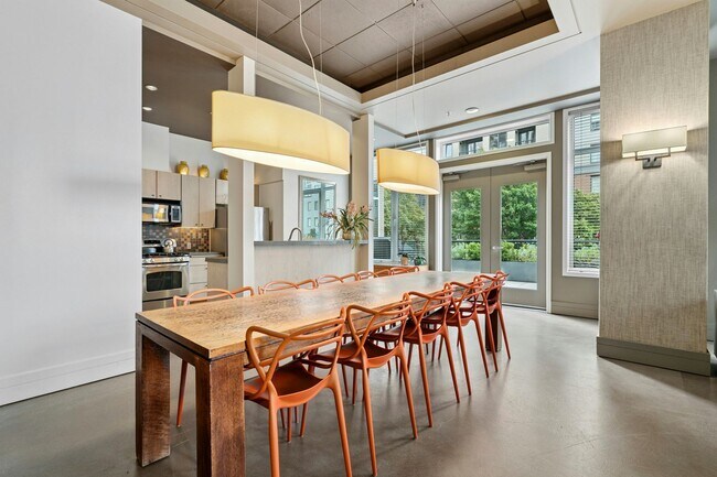 Building Photo - 2bd/1.75ba Seattle Condo