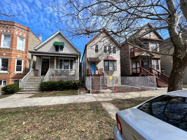 Building Photo - 3807 N Whipple St