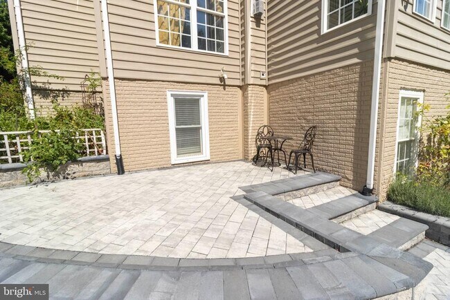 Building Photo - 3624 Stonewall Manor Dr