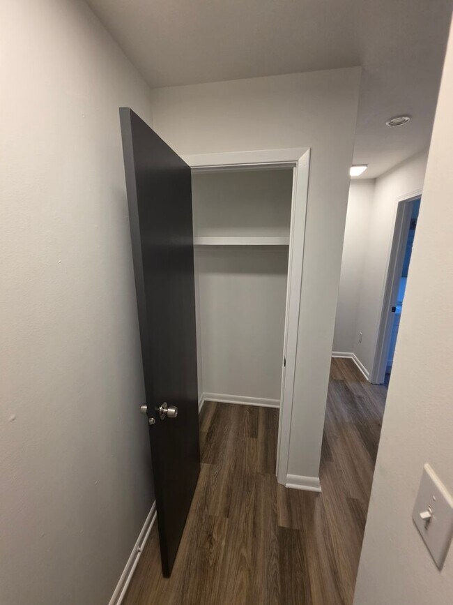 Building Photo - 4209 Defoe Dr