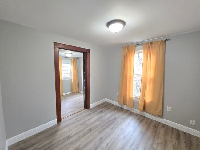 Building Photo - 105 California Ave