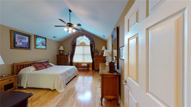 Building Photo - 100 Highlands Ridge Pl SE