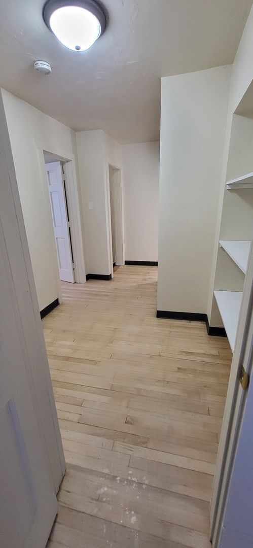 Building Photo - 3 bedroom 1 bath House for rent