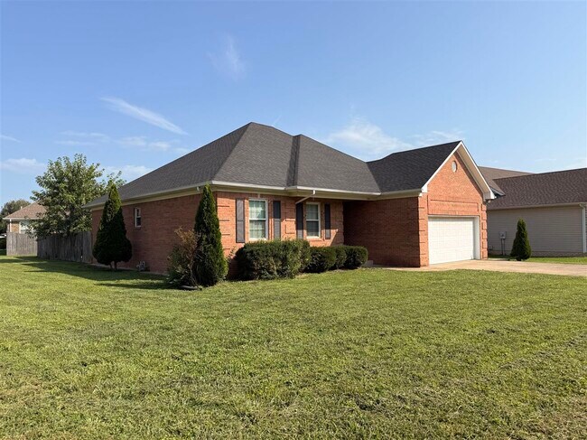 Building Photo - 1304 Primrose Ct