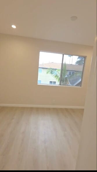 Building Photo - 1134 E Doran St