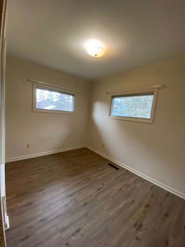 Building Photo - 708 Park Ave