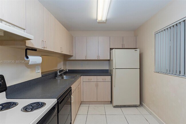 Building Photo - 8760 SW 133rd Avenue Rd
