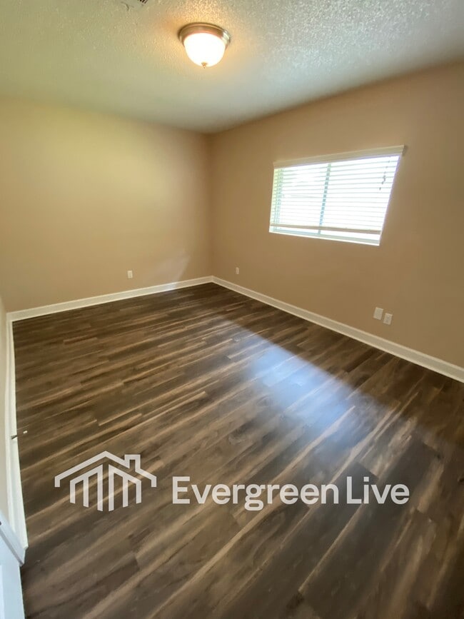 Building Photo - 76 Skystone Ct