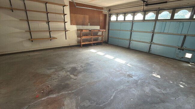 Building Photo - 2106 Middle Creek Blvd