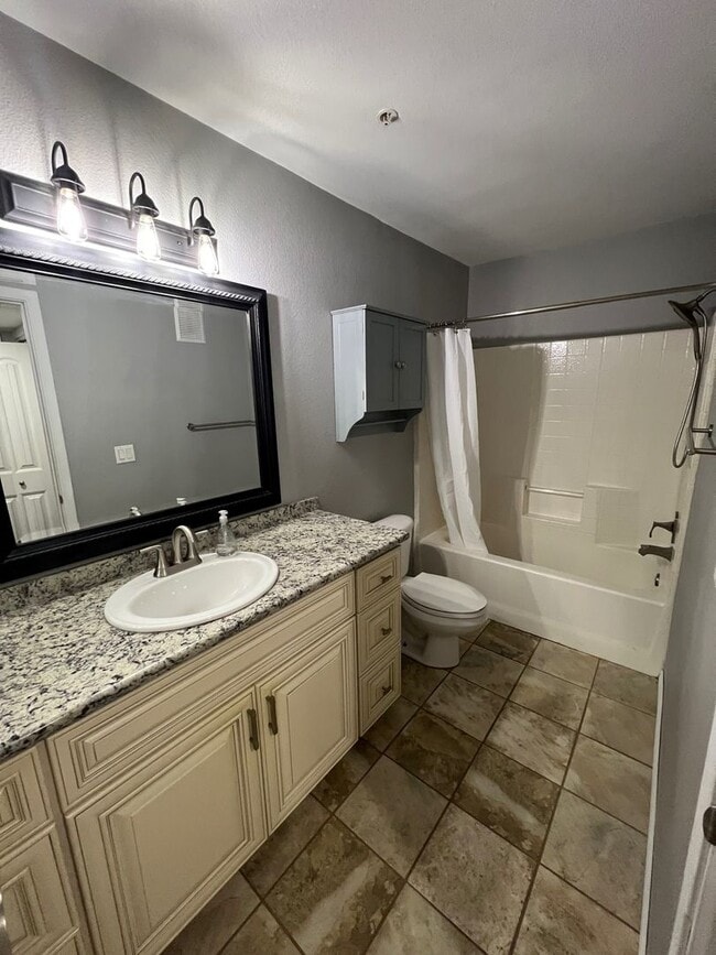 Building Photo - RENT REDUCED! ARBORS - Super Cute 2 bedroo...