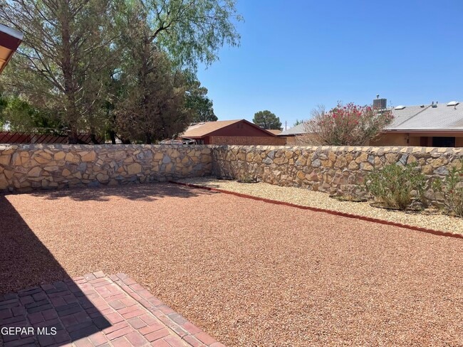 Building Photo - 10640 Islerock Dr