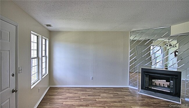 Building Photo - 2507 Whispering Hls