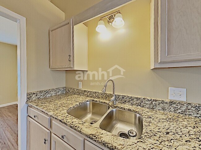 Building Photo - 111 Bennett Dr