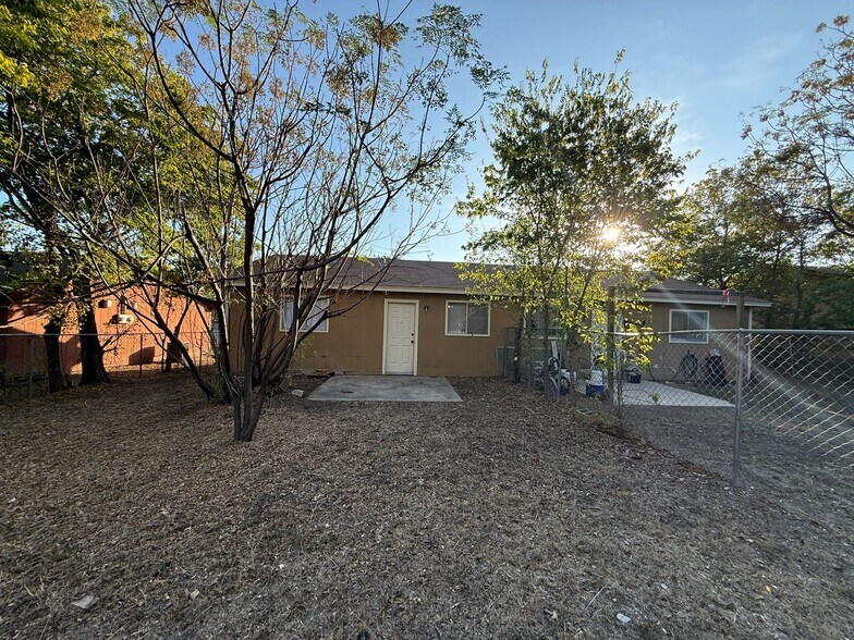 Building Photo - 1506 Indian Trail