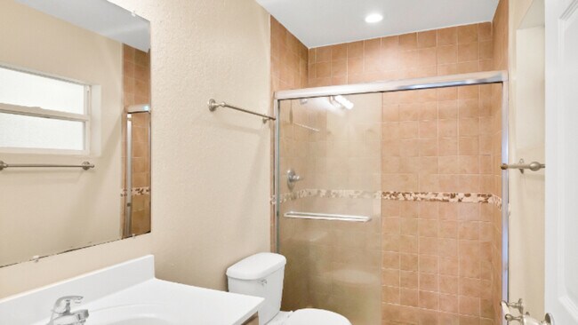 Building Photo - 720 Florence St