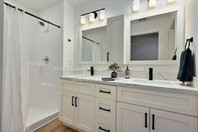 Building Photo - Elevate Everyday Living at Ayden Place Tow...