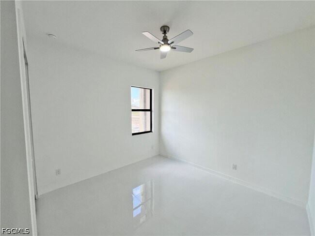 Building Photo - 4402 NW 34th Terrace