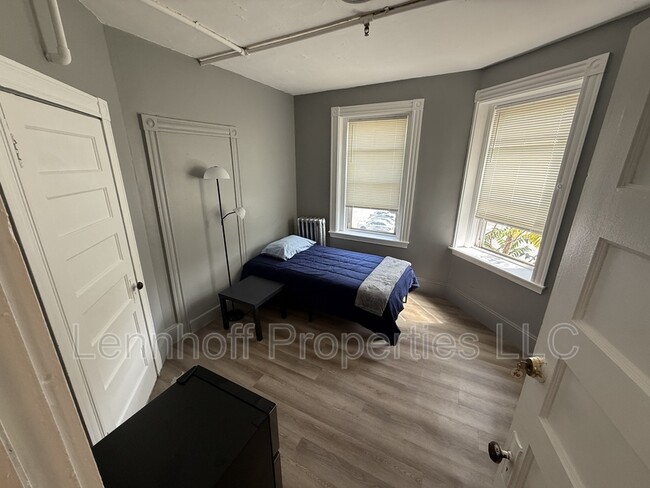 Primary Photo - 376 Washington St