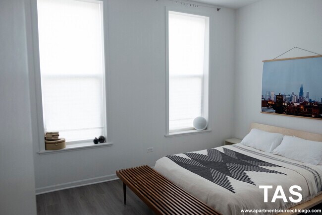 Building Photo - 2022 S Throop St