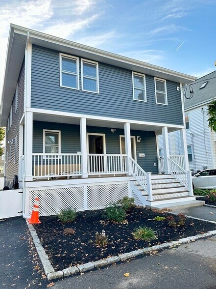 Building Photo - 173 Safford St