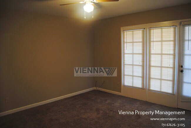 Building Photo - Fair Oaks Condo