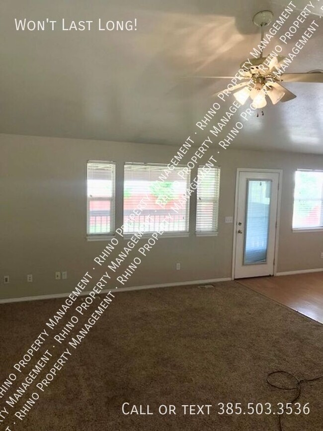 Building Photo - 3 Bed/2 Bath Upper Level Duplex in Layton