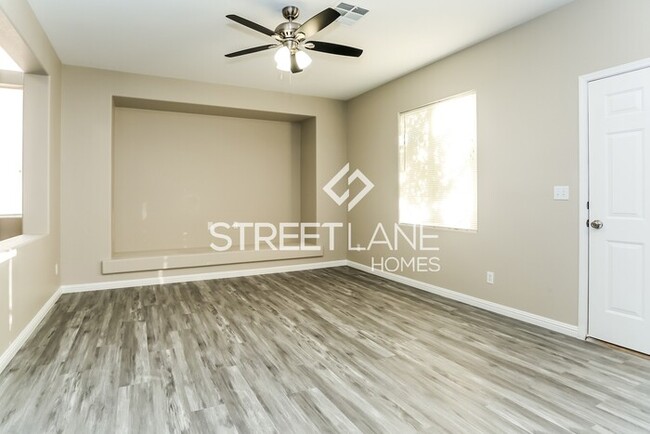 Building Photo - 3 Bedroom in NW Las Vegas!